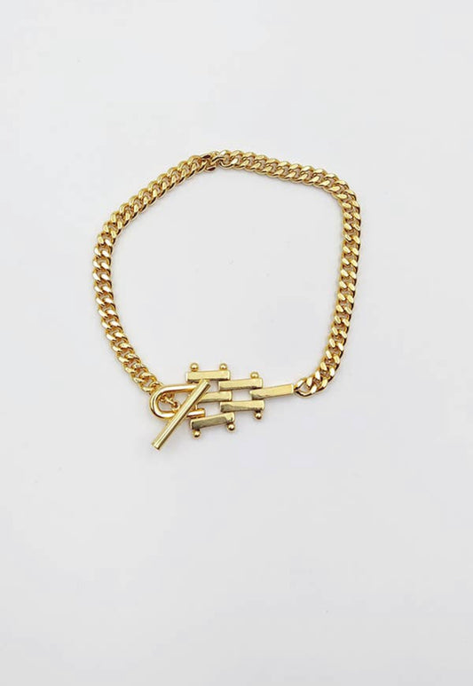 Gold Clasp Bracelet